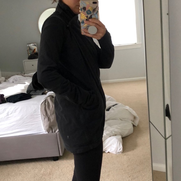 Lululemon Wrap, slightly faded black, no flaws! - Picture 2 of 4